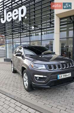Внедорожник / Кроссовер Jeep Compass 2018 в 