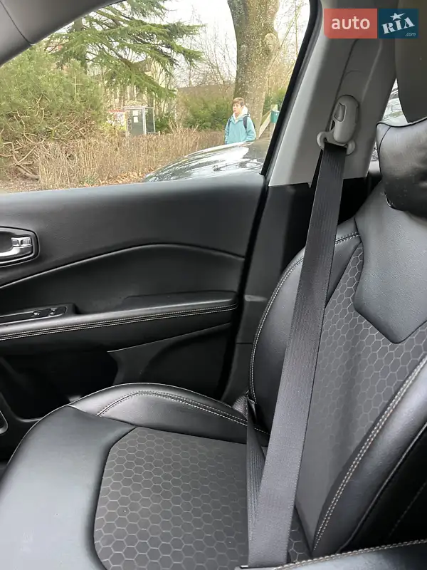 Jeep Compass 2019 VIN 3C4NJCBB8KT851097 фото оголошення 7 з 50