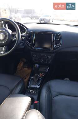Внедорожник / Кроссовер Jeep Compass 2018 в 