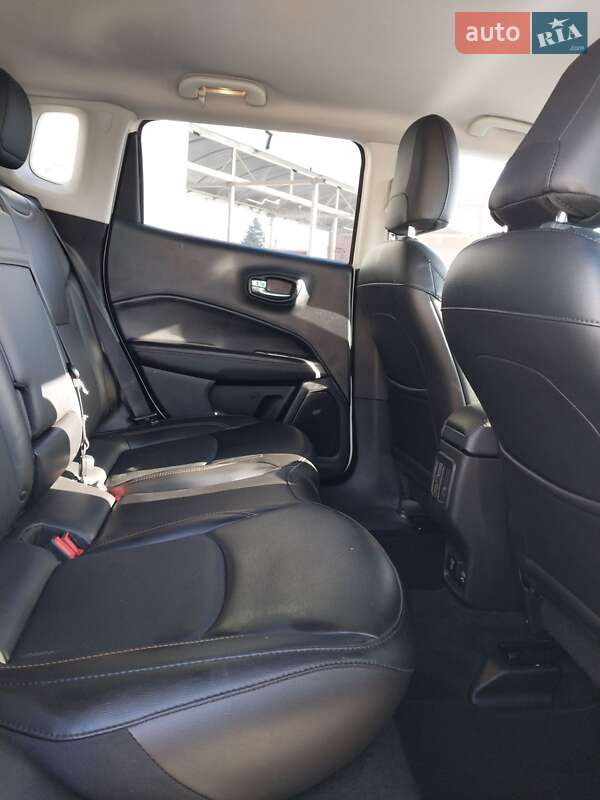 Внедорожник / Кроссовер Jeep Compass 2018 в Киеве фото 15 Внедорожник / Кроссовер Jeep Compass 2018 в Киеве