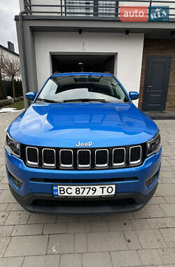 Внедорожник / Кроссовер Jeep Compass 2017 в 