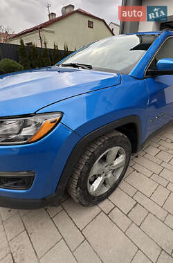 Внедорожник / Кроссовер Jeep Compass 2017 в 