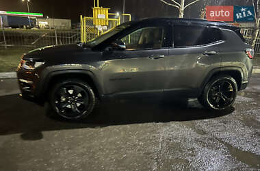 Внедорожник / Кроссовер Jeep Compass 2018 в 