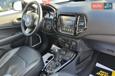 Внедорожник / Кроссовер Jeep Compass 2018 в 