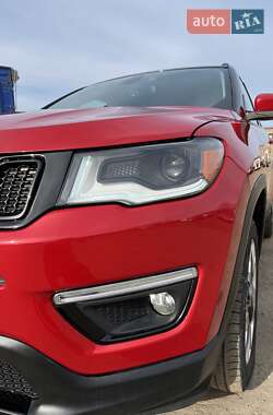 Позашляховик / Кросовер Jeep Compass 2019 в 