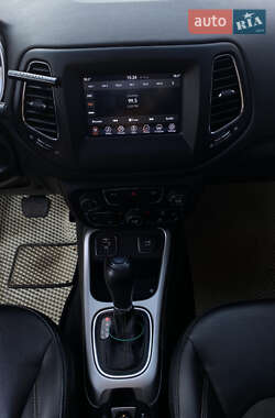 Внедорожник / Кроссовер Jeep Compass 2020 в 