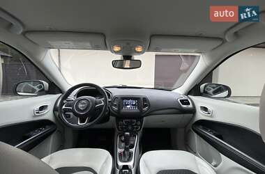 Внедорожник / Кроссовер Jeep Compass 2019 в 
