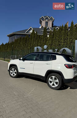 Внедорожник / Кроссовер Jeep Compass 2017 в 