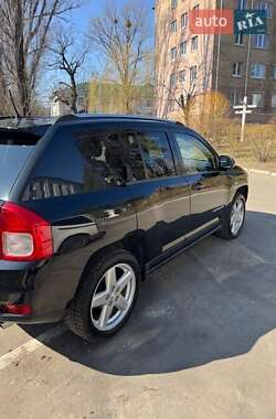 Позашляховик / Кросовер Jeep Compass 2011 в 