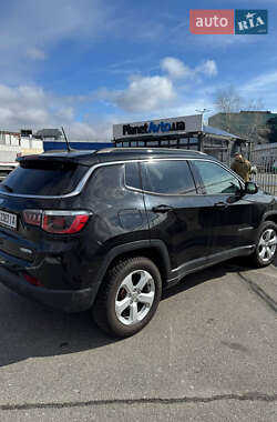 Внедорожник / Кроссовер Jeep Compass 2018 в 