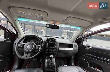 Внедорожник / Кроссовер Jeep Compass 2015 в 
