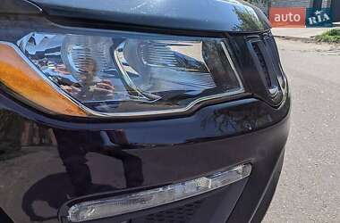 Позашляховик / Кросовер Jeep Compass 2017 в 