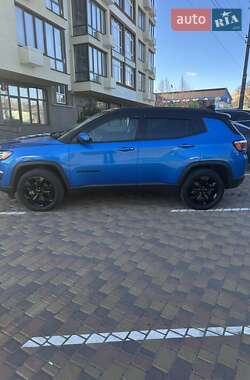Внедорожник / Кроссовер Jeep Compass 2018 в 