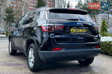 Внедорожник / Кроссовер Jeep Compass 2018 в 