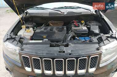 Внедорожник / Кроссовер Jeep Compass 2013 в 