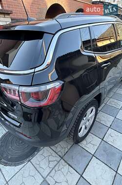 Внедорожник / Кроссовер Jeep Compass 2018 в 