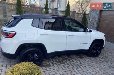 Внедорожник / Кроссовер Jeep Compass 2018 в 