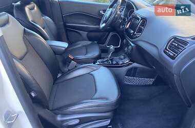 Внедорожник / Кроссовер Jeep Compass 2018 в 