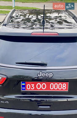 Внедорожник / Кроссовер Jeep Compass 2022 в 