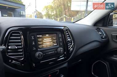 Внедорожник / Кроссовер Jeep Compass 2018 в 