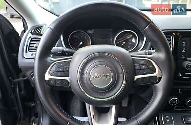 Внедорожник / Кроссовер Jeep Compass 2018 в 