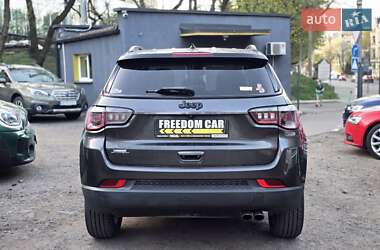 Внедорожник / Кроссовер Jeep Compass 2018 в 