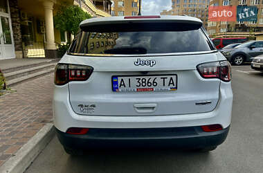 Позашляховик / Кросовер Jeep Compass 2021 в 