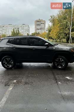 Внедорожник / Кроссовер Jeep Compass 2018 в 