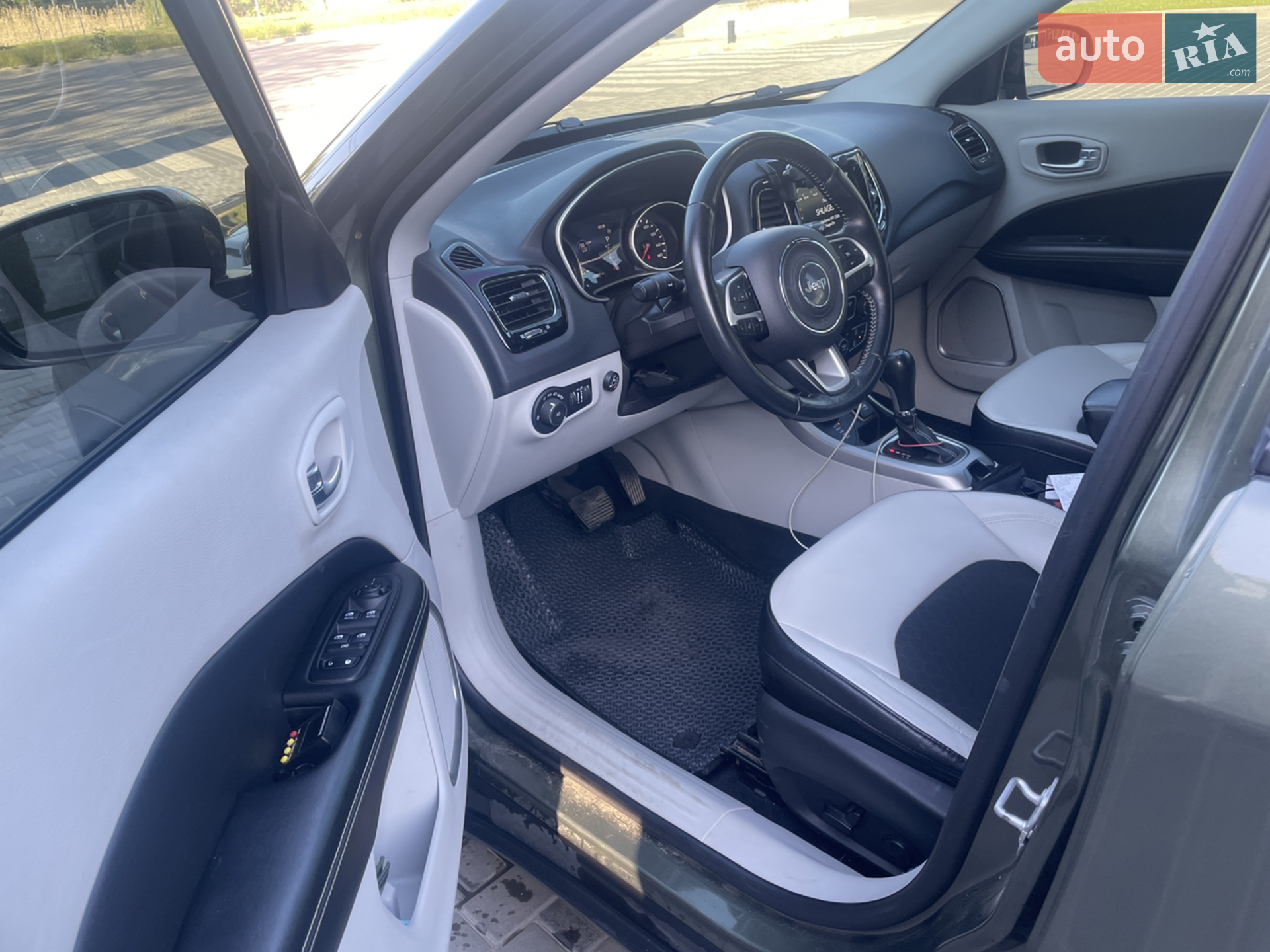 2018 Jeep Compass - мініатюра 16