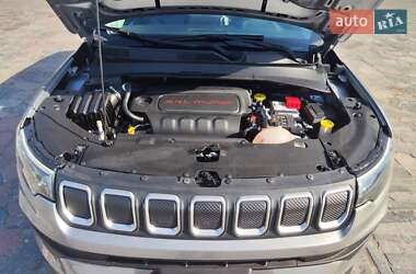 Позашляховик / Кросовер Jeep Compass 2022 в 