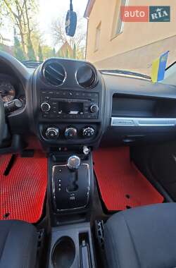 Позашляховик / Кросовер Jeep Compass 2015 в 