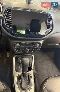 Позашляховик / Кросовер Jeep Compass 2021 в 