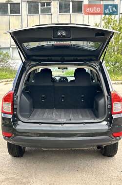 Внедорожник / Кроссовер Jeep Compass 2011 в 