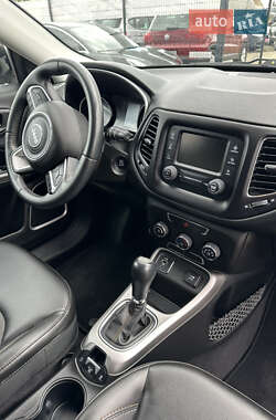 Внедорожник / Кроссовер Jeep Compass 2018 в 
