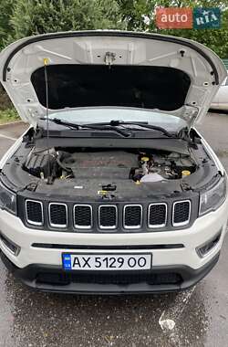 Внедорожник / Кроссовер Jeep Compass 2017 в 