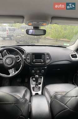 Внедорожник / Кроссовер Jeep Compass 2017 в 