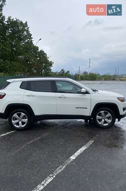 Внедорожник / Кроссовер Jeep Compass 2017 в 