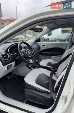 Внедорожник / Кроссовер Jeep Compass 2019 в 