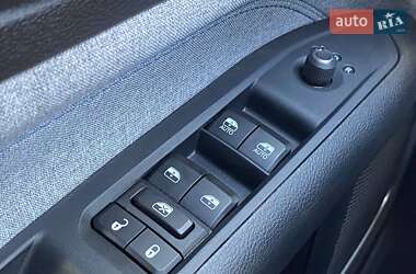 Внедорожник / Кроссовер Jeep Compass 2023 в 