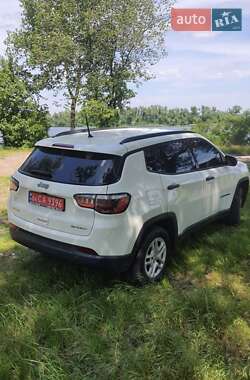 Внедорожник / Кроссовер Jeep Compass 2017 в 