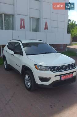 Внедорожник / Кроссовер Jeep Compass 2017 в 