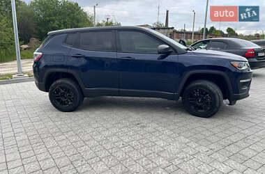 Внедорожник / Кроссовер Jeep Compass 2018 в 