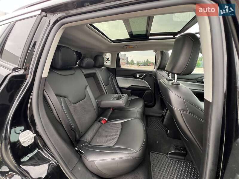 Внедорожник / Кроссовер Jeep Compass 2022 в Киеве