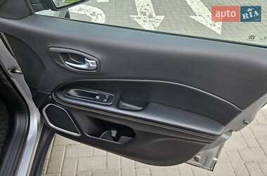 Позашляховик / Кросовер Jeep Compass 2017 в 