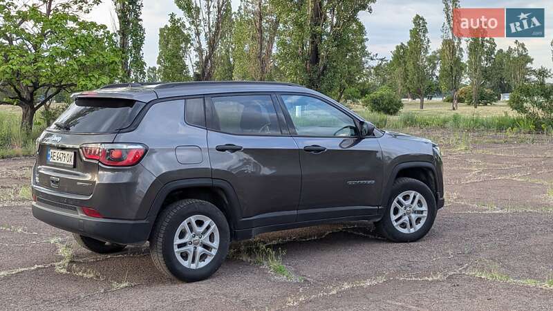 Внедорожник / Кроссовер Jeep Compass 2017 в Каменском