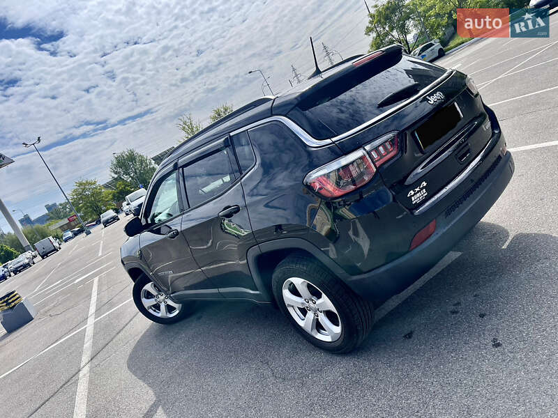 Внедорожник / Кроссовер Jeep Compass 2017 в Киеве