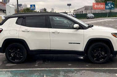 Позашляховик / Кросовер Jeep Compass 2018 в 