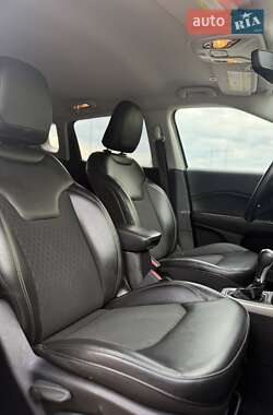 Внедорожник / Кроссовер Jeep Compass 2018 в 