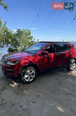 Внедорожник / Кроссовер Jeep Compass 2018 в 