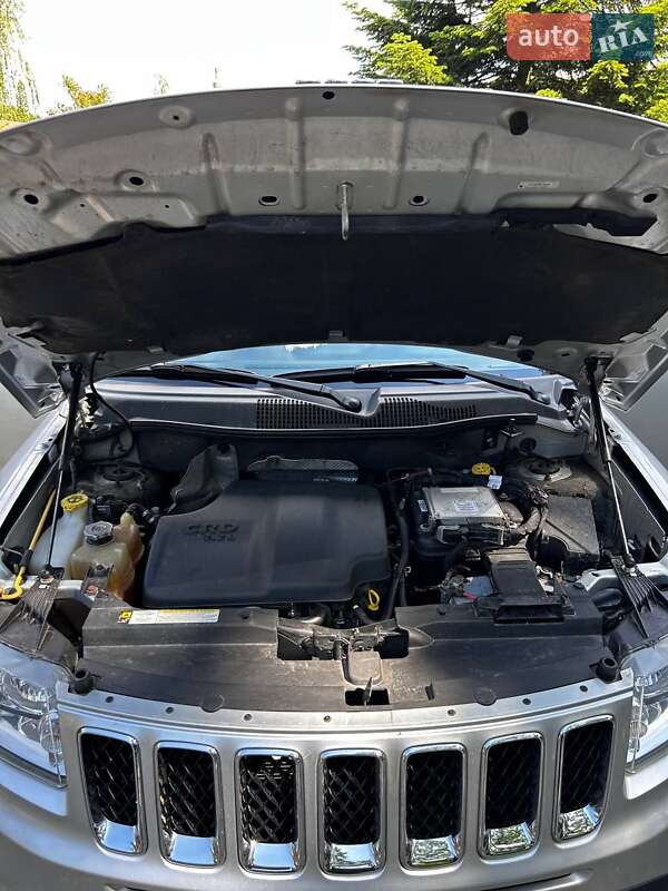 Позашляховик / Кросовер Jeep Compass 2011 в Чернівцях